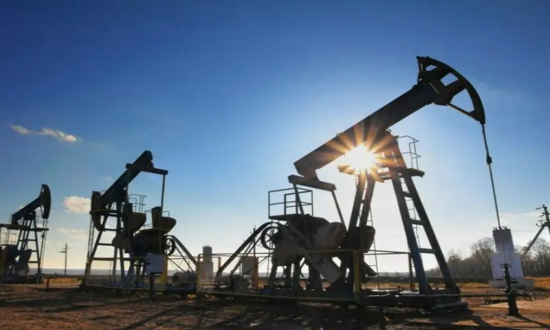 Saudi Arabia extends $1bn oil facility, $5bn deposits for Pakistan