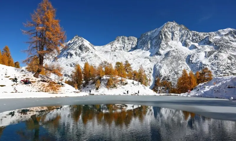 سوئٹزرلینڈ میں موسمِ خزاں کے رنگ سوئٹزرلینڈ میں موسمِ خزاں کے رنگ