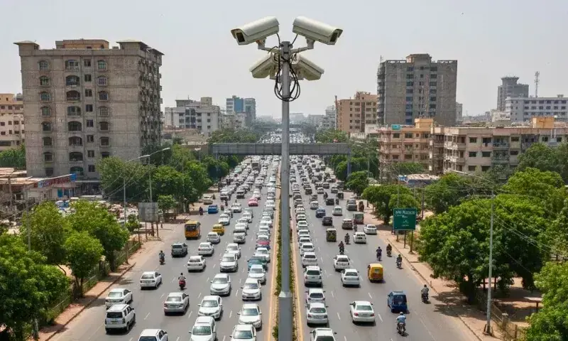 Controversy erupts after DIG Traffic&rsquo;s car fined under e-challan system not installed on Lyari Expressway