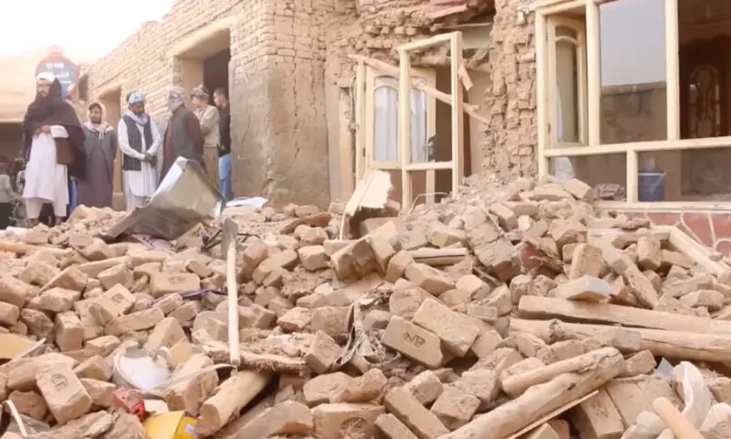 Afghans begin clean-up after powerful earthquake that killed 20