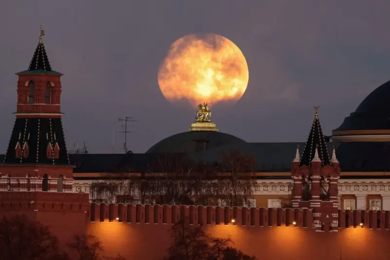 ’بیور سپر مون‘ کا دلکش نظارہ ’بیور سپر مون‘ کا دلکش نظارہ