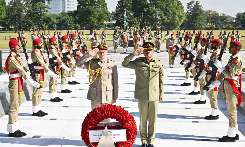 Field Marshal, UK army chief agree to boost defence cooperation