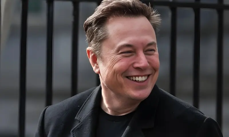 ایلون مسک کے پاس ’دنیا کا پہلا ٹریلینیئر‘ بننے کا موقع – World