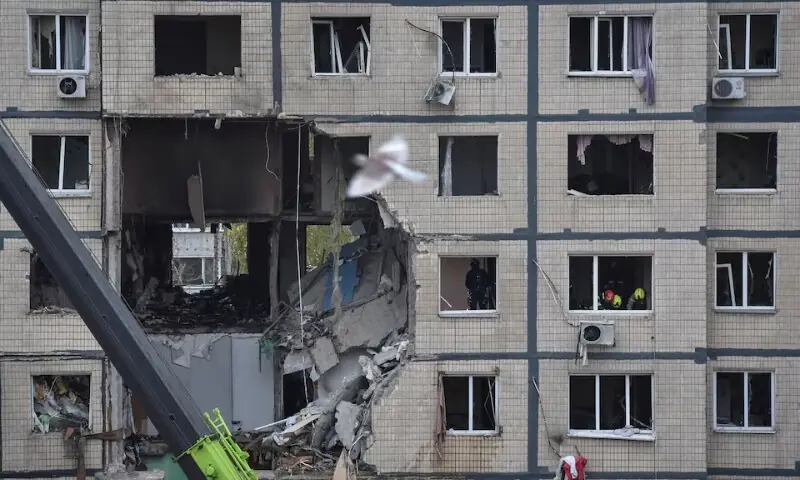 روس کا یوکرین پر ڈرونز اور میزائلوں سے حملہ، 3 افراد ہلاک، توانائی تنصیبات شدید متاثر – World