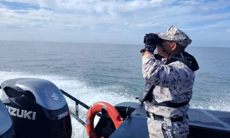 Migrant boat sinks off Malaysia-Thailand border, hundreds missing