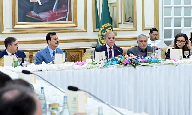 وزیراعظم کا حکومتی و اتحادی سینیٹرز کے اعزاز میں عشائیہ، 27 ویں ترمیم کی منظوری پر تعاون کا شکریہ – Pakistan