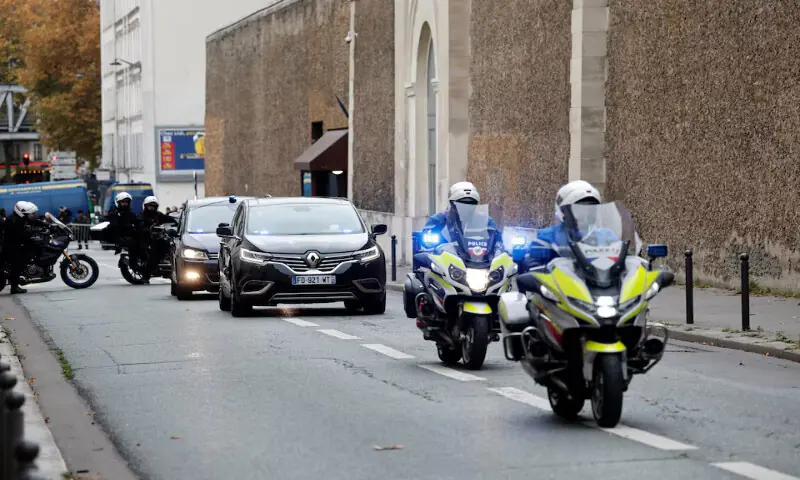 Sarkozy back home after court frees him pending appeal