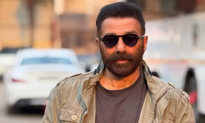 Sunny Deol urges media to respect Dharmendra’s privacy