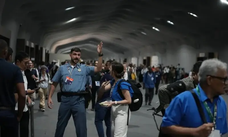 برازیل: کوپ 30 کانفرنس کے دوران آتشزدگی، عمارت کو خالی کروا لیا گیا – World برازیل: کوپ 30 کانفرنس کے دوران آتشزدگی، عمارت کو خالی کروا لیا گیا – World