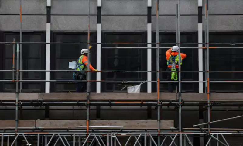 UK to raise minimum wage to &pound;12.71 from April