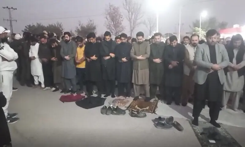 The sit-in included the congregation of Maghrib prayers at the protest site. Screengrab