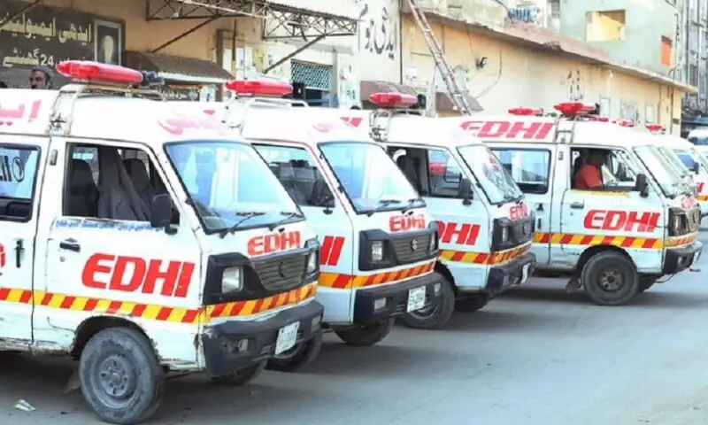 کراچی: سمندر میں دو مسافر لانچوں میں تصادم، دو خواتین جاں بحق، 12 مسافر زخمی – Pakistan