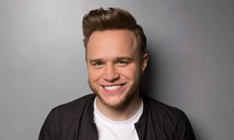Olly Murs celebrates new album with lively Abu Dhabi SailGP performance