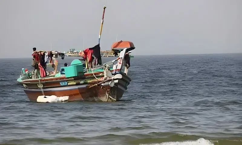 Indian Navy seizes Pakistani fishing boat, detains 11 including two children
