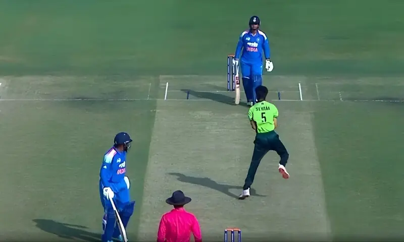 انڈر 19 ایشیا کپ: بھارت کے ہاتھوں پاکستان کو 90 رنز کے بڑے مارجن سے شرمناک شکست انڈر 19 ایشیا کپ: بھارت کے ہاتھوں پاکستان کو 90 رنز کے بڑے مارجن سے شرمناک شکست