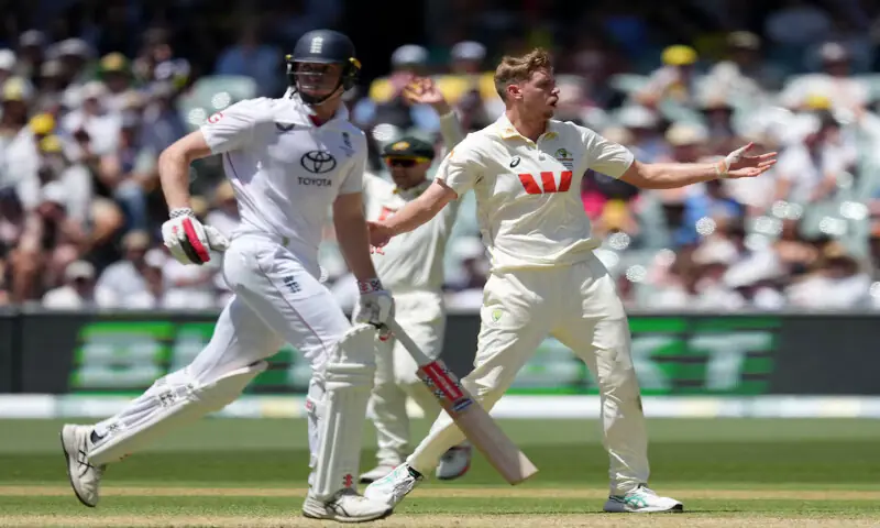 Cummins, Lyon floor England as Australia march towards Ashes triumph