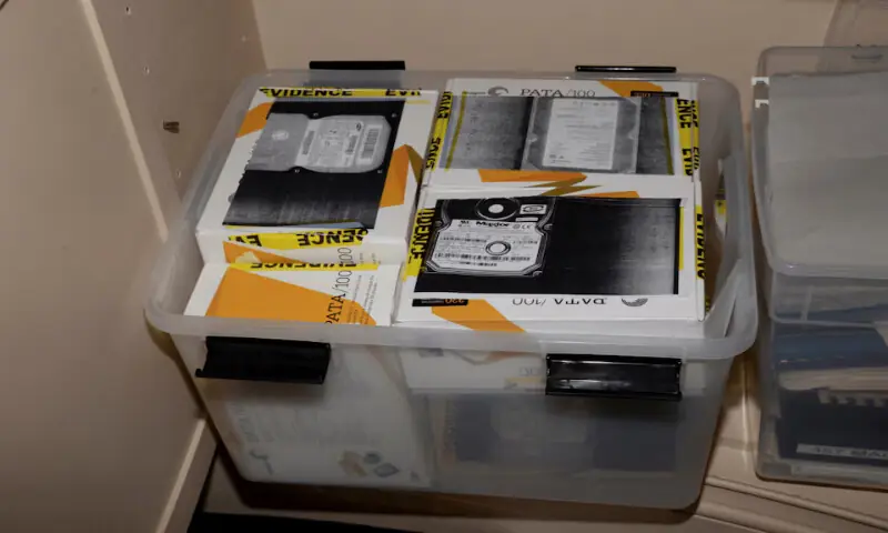 US Justice Department restores Trump photo to Epstein files