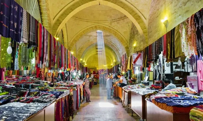  شانلی اُورفا کا ڈھکا ہوا بازار (تصویر: بشکریہ سی این این) 