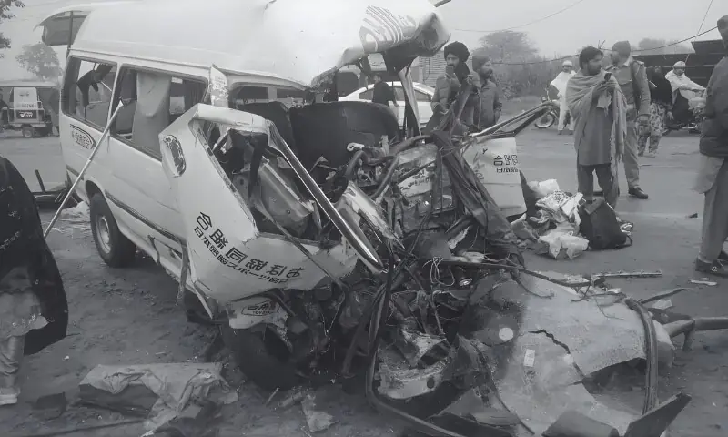 Accident on Faisalabad Road in Jhang, 14 people died