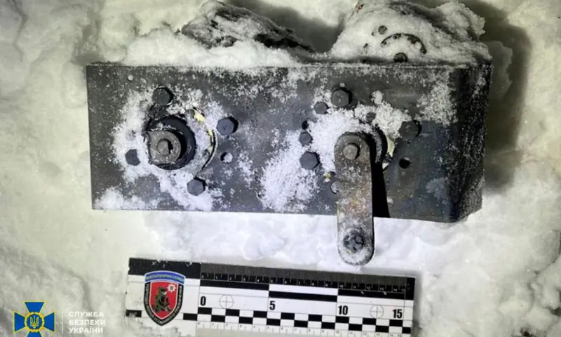 Russia fires hypersonic missile at target in Ukraine near NATO border