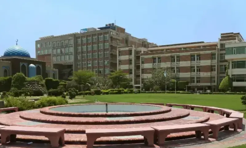 Lahore student undergoes successful spinal surgery after suicide attempt