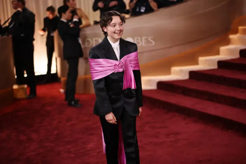 گولڈن گلوبز ریڈ کارپٹ کی رنگینیاں گولڈن گلوبز ریڈ کارپٹ کی رنگینیاں