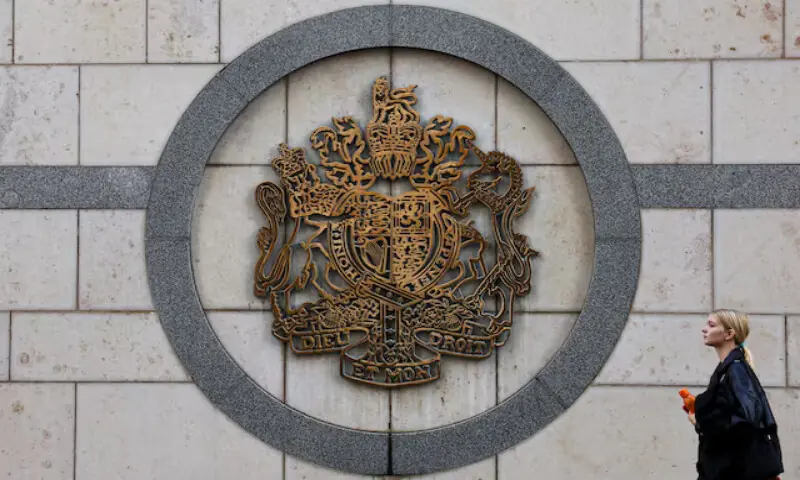 Russia expels British diplomat over espionage allegations
