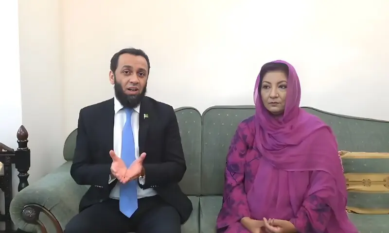 وفاقی وزیر اطلاعات کی عشرت فاطمہ سے ملاقات، پی ٹی وی واپسی پر آمادگی