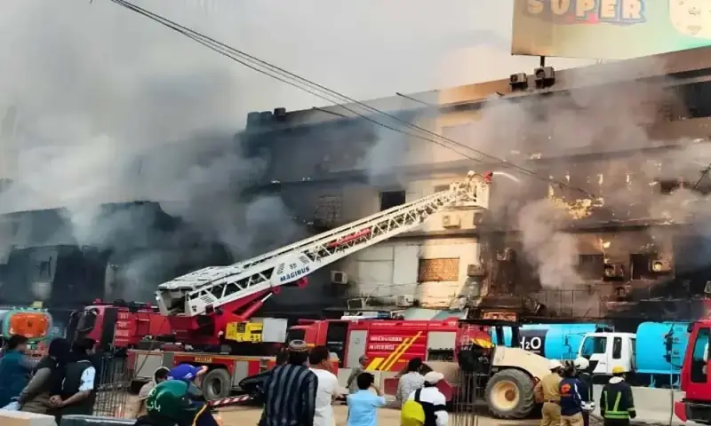 Karachi traders demand support after Gul Plaza fire devastation