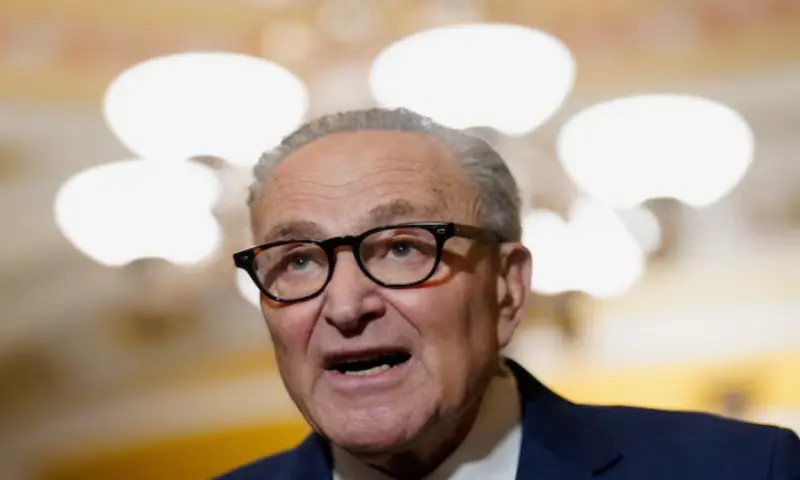 US Senate Democrats demand immigration reforms to avert shutdown