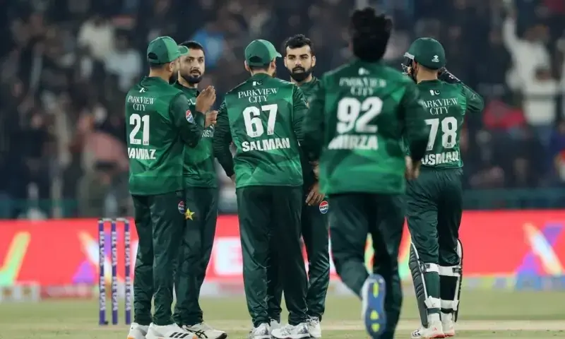 Pakistan beat Australia by 22 runs to take 1&ndash;0 lead in T20 series