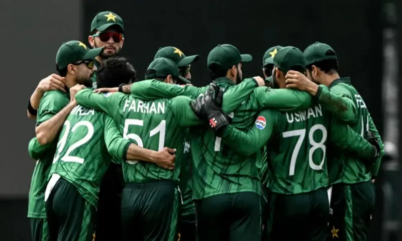 Pakistan struggle in chase against Netherlands