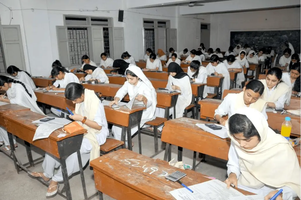 Sindh bans unauthorised photography in girls&rsquo; colleges