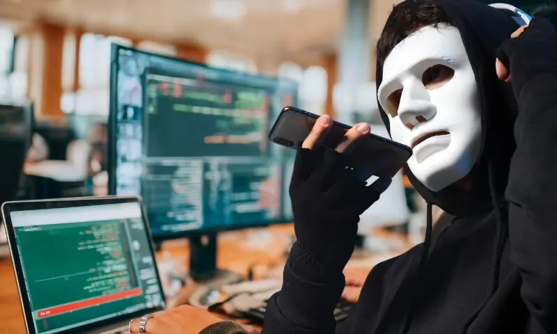 واٹس ایپ پر ملنے والی ایک فائل نے بینک اکاؤنٹ خالی کردیا