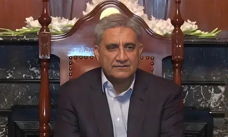 Former army chief Qamar Javed Bajwa injured in fall at home, hospitalised