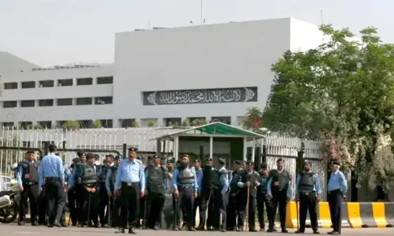 TTAP stages sit-in over Imran’s health at Parliament House – Pakistan  Aaj English TV