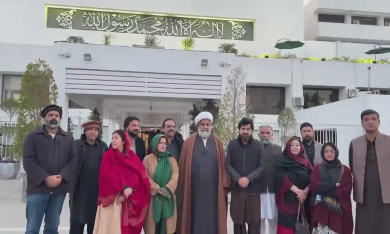 Opposition sit-in enters second day in Islamabad over Imran&rsquo;s health