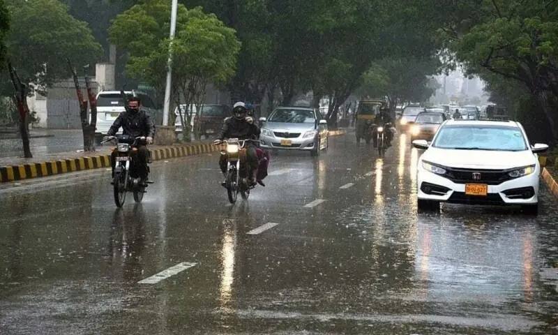 کراچی میں منگل کے روز گرج چمک کے ساتھ بارش کا امکان