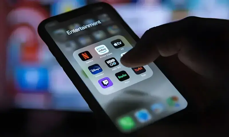 Mobile phone service restored in Karachi after half-hour disruption