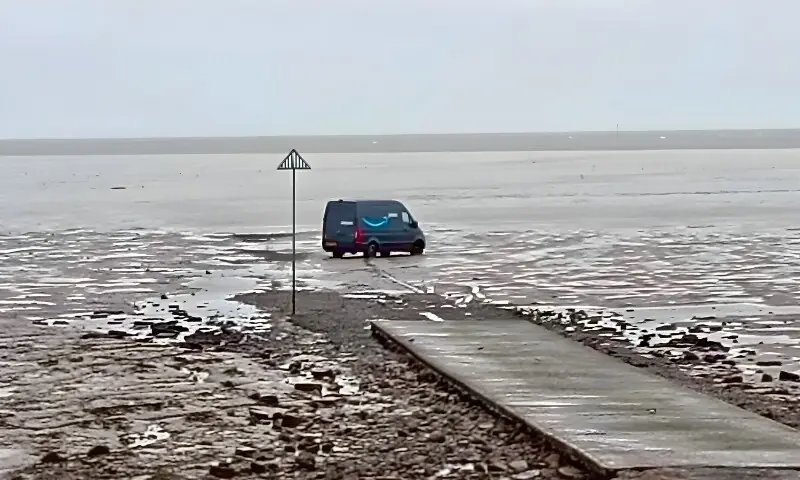 ایمازون وین برطانیہ کے خطرناک ترین مڈ فلیٹس پر پھنس گئی