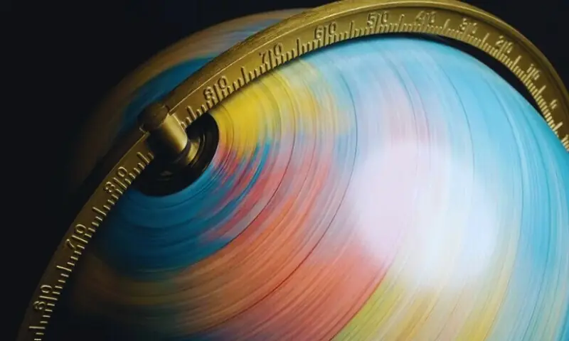 ہزاروں کلومیٹر کی رفتار سے گھومتی زمین: ہم محسوس کیوں نہیں کر پاتے؟