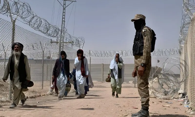 دوست سے دشمن تک: پاکستان اور افغان طالبان میں کشیدگی کیوں بڑھی؟