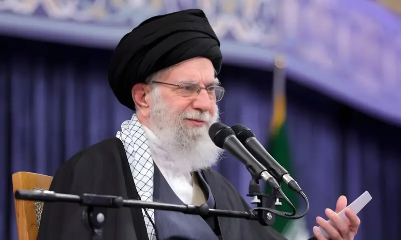 آیت اللہ خامنہ ای کون ہیں اور کیوں امریکا کے نشانے پر؟