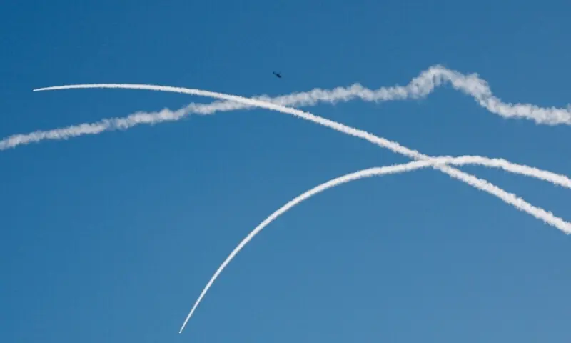 حزب اللہ کے اسرائیل پر حملوں کے جواب میں اسرائیل کے بیروت پر فضائی حملے