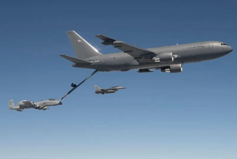   کے سی-135 اور کے سی-46 فضائی آئل ٹینکرز 