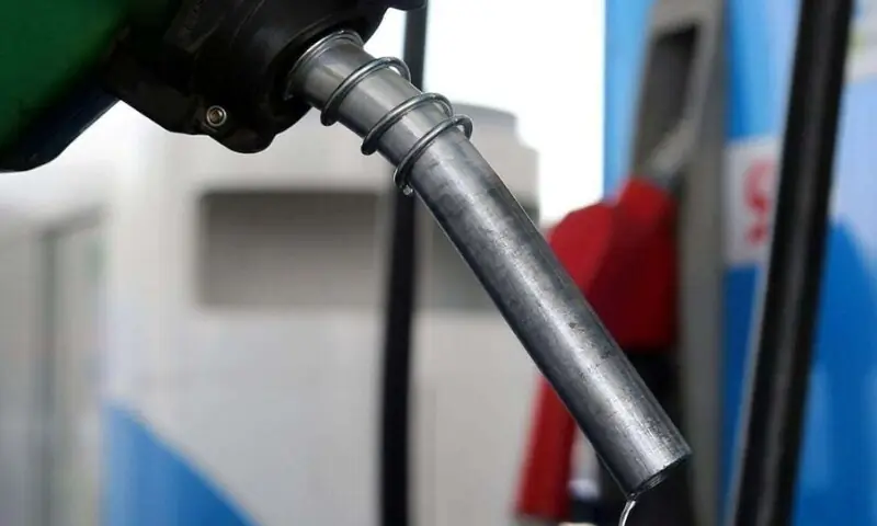 تیل کی قیمتیں بڑھنے کا خدشہ: حکومت کا سپلائی روٹس اور مارکیٹ پر نگرانی کا فیصلہ