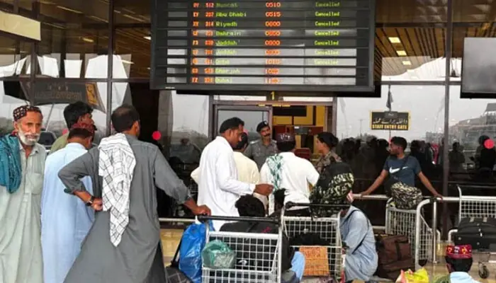 پاکستان بھر کے ایئرپورٹس سے مشرقِ وسطیٰ جانے والی آج کتنی پروازیں منسوخ ہوئیں؟
