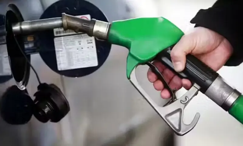 پیٹرولیم مصنوعات کی قیمتوں میں بڑے اضافے کا امکان