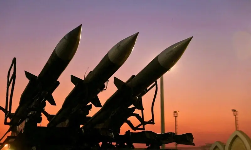 جوابی حملوں کی پالیسی ختم، اب امریکی اور اسرائیلی اہداف پر مسلسل حملے ہوں گے: پاسدارانِ انقلاب کا اعلان