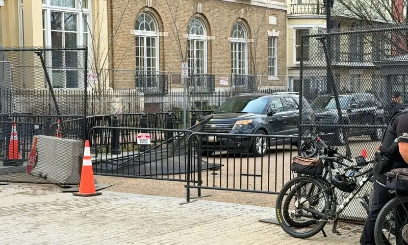 وائٹ ہاؤس میں گاڑی گھسانے کی کوشش ناکام، ڈرائیور گرفتار